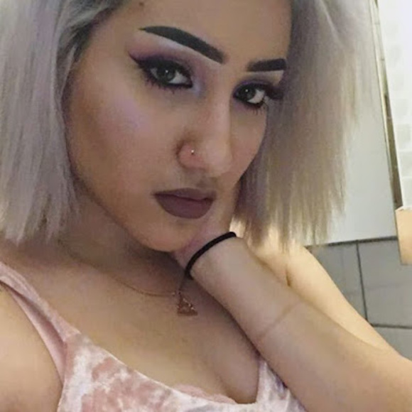 Meet your Posher, Scarlet - Picture 1 of 1